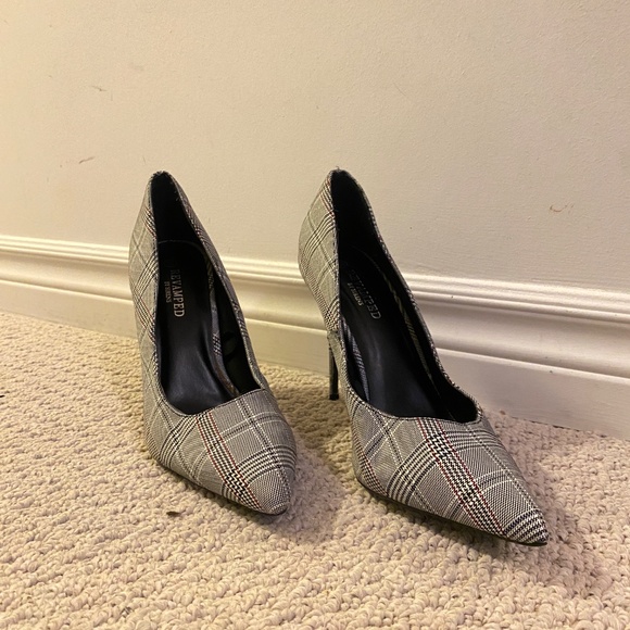 Women’s plaid heels size 10 - Picture 2 of 2